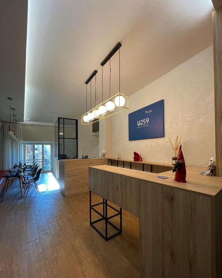 U259 B&B Napoli Bagian luar foto