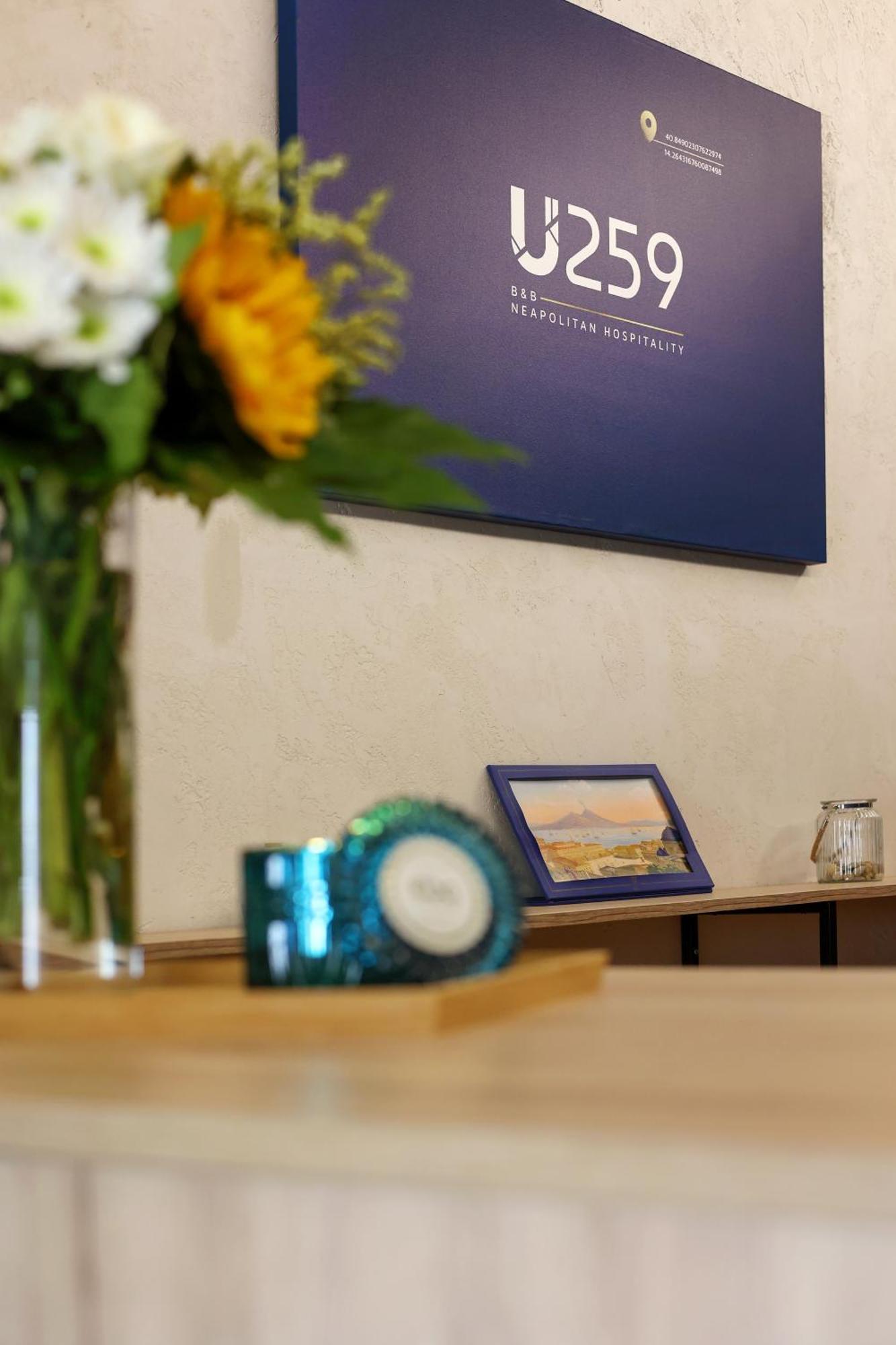 U259 B&B Napoli Bagian luar foto